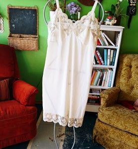 Vintage large slip!